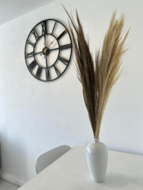 Vibrant Downtown Chic - Elite apartment - Wifi Included - Parking included